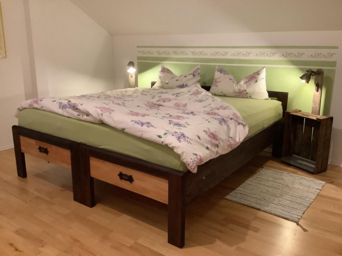 Gemuetliche, Grosszuegige Ferienwohnung Salzhausen Extérieur photo